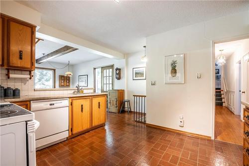 393 River Side Drive, Oakville, ON - Indoor Photo Showing Kitchen