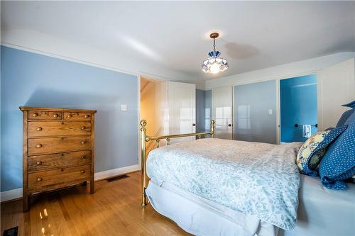 393 River Side Drive, Oakville, ON - Indoor Photo Showing Bedroom