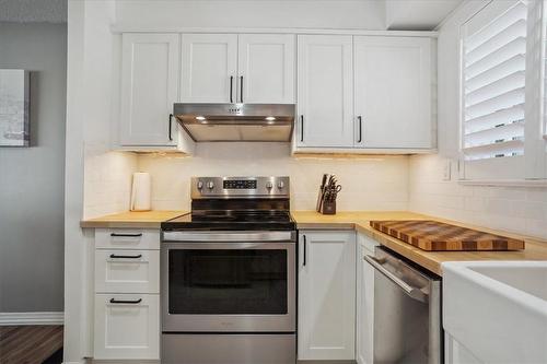 125 Bonaventure Drive|Unit #19, Hamilton, ON - Indoor Photo Showing Kitchen With Upgraded Kitchen