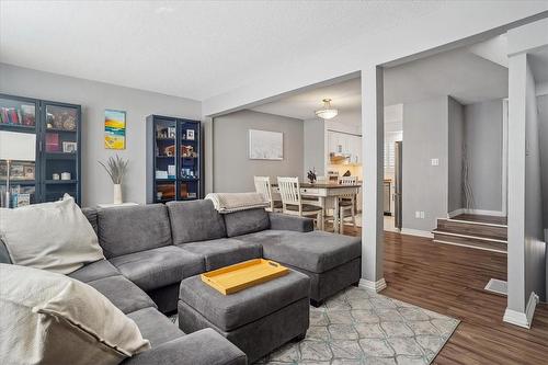 125 Bonaventure Drive|Unit #19, Hamilton, ON - Indoor Photo Showing Living Room