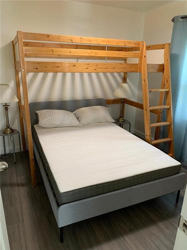 311 Oakwood Avenue, Crystal Beach, ON - Indoor Photo Showing Bedroom