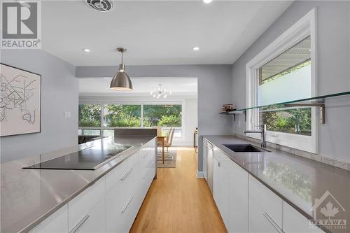 519 Penhill Avenue, Ottawa, ON - Indoor Photo Showing Kitchen