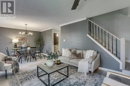 18 - 189 Homestead Crescent, London, ON - Indoor Photo Showing Living Room