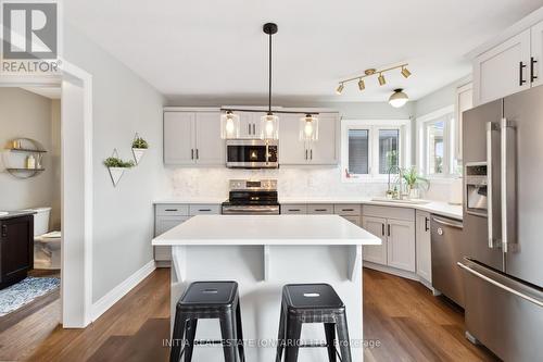 12 Circlewood Drive, St. Thomas, ON - Indoor Photo Showing Kitchen With Upgraded Kitchen