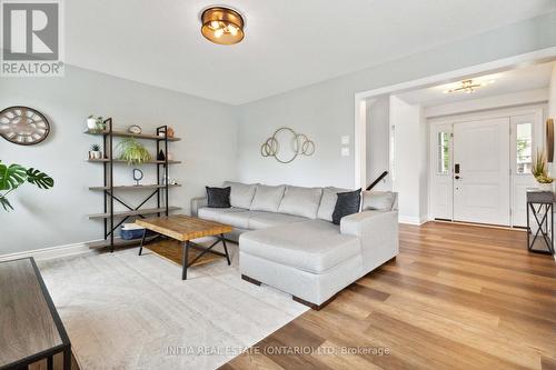 12 Circlewood Drive, St. Thomas, ON - Indoor Photo Showing Living Room