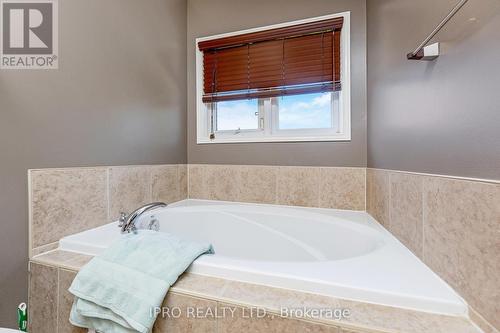 6 Eagleview Way, Halton Hills, ON - Indoor Photo Showing Bathroom