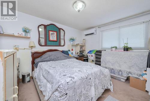 20 Hallcrown Court, Brampton, ON - Indoor Photo Showing Bedroom