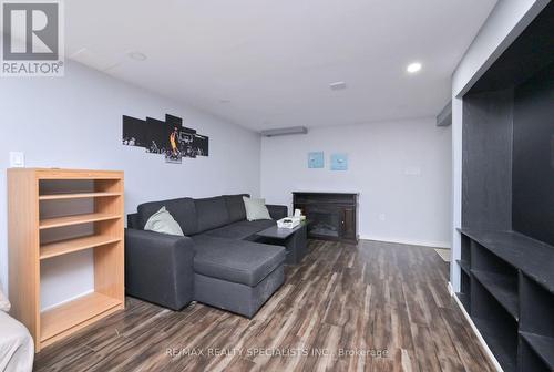 20 Hallcrown Court, Brampton, ON - Indoor Photo Showing Living Room