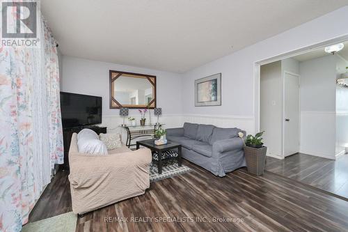 20 Hallcrown Court, Brampton, ON - Indoor Photo Showing Living Room