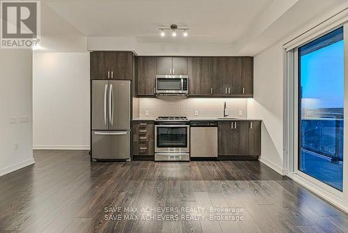 921 - 8 Nahani Way, Mississauga, ON - Indoor Photo Showing Kitchen