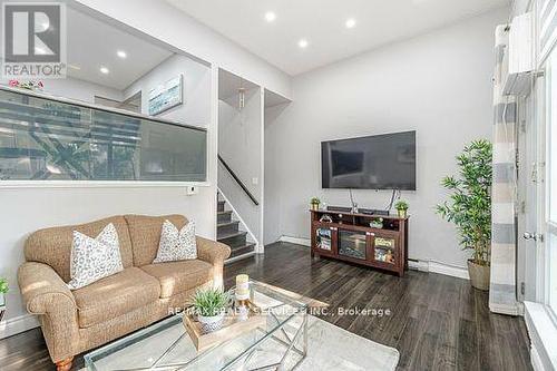 89 Darras Court E, Brampton, ON - Indoor Photo Showing Living Room