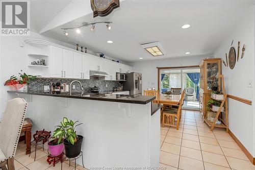 4162 Spago Crescent, Windsor, ON - Indoor Photo Showing Kitchen