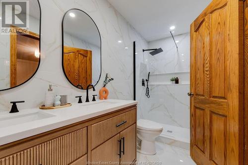 2749 Jacob Drive, Windsor, ON - Indoor Photo Showing Bathroom