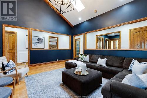 2749 Jacob Drive, Windsor, ON - Indoor Photo Showing Living Room