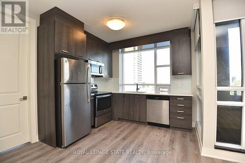 603 - 150 Main Street W, Hamilton (Central), ON - Indoor Photo Showing Kitchen With Stainless Steel Kitchen