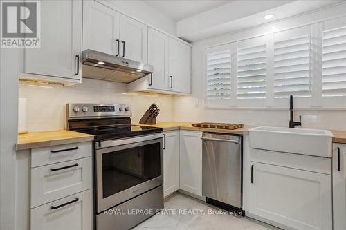 19 - 125 Bonaventure Drive, Hamilton (Gilbert), ON - Indoor Photo Showing Kitchen