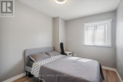 19 - 125 Bonaventure Drive, Hamilton (Gilbert), ON - Indoor Photo Showing Bedroom