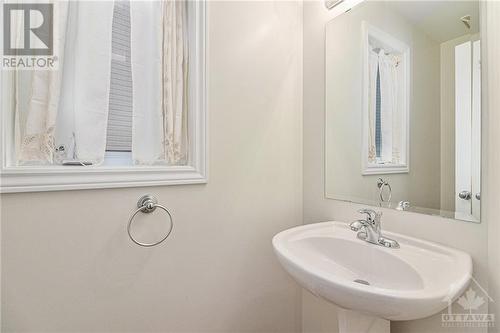 81 Indigo Street, Ottawa, ON - Indoor Photo Showing Bathroom