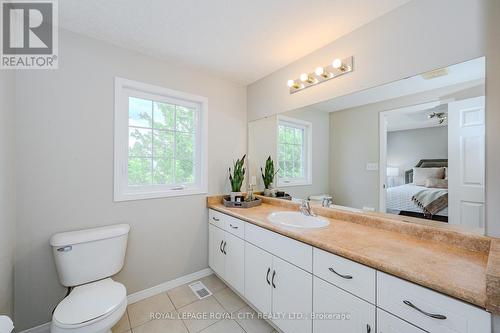 173 Clair Road W, Guelph (Clairfields), ON - Indoor Photo Showing Bathroom