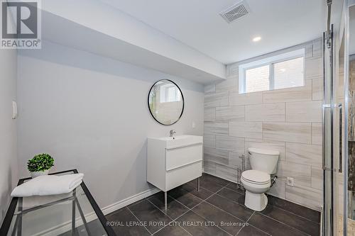 173 Clair Road W, Guelph (Clairfields), ON - Indoor Photo Showing Bathroom