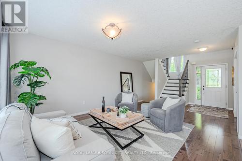 173 Clair Road W, Guelph (Clairfields), ON - Indoor Photo Showing Living Room