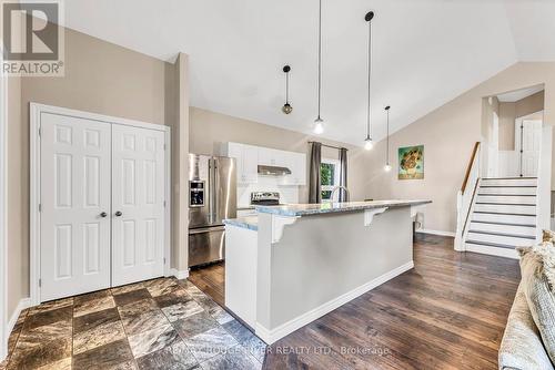 100 Queen Street, Kawartha Lakes, ON - Indoor Photo Showing Kitchen With Upgraded Kitchen