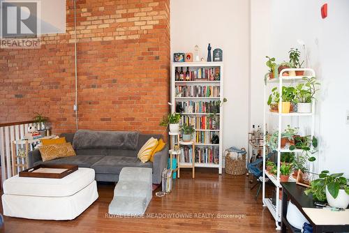 213 - 200 Stinson Street, Hamilton (Stinson), ON - Indoor Photo Showing Living Room