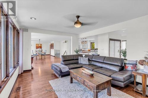 1 Windy Lane, Mcdougall, ON - Indoor Photo Showing Living Room