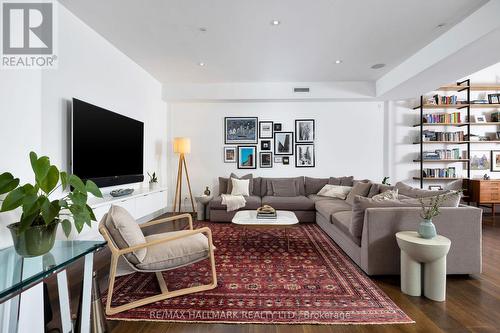 423 - 43 Hanna Avenue, Toronto (Niagara), ON - Indoor Photo Showing Living Room