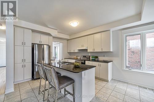 214 Paradelle Drive, Richmond Hill, ON - Indoor Photo Showing Kitchen With Stainless Steel Kitchen