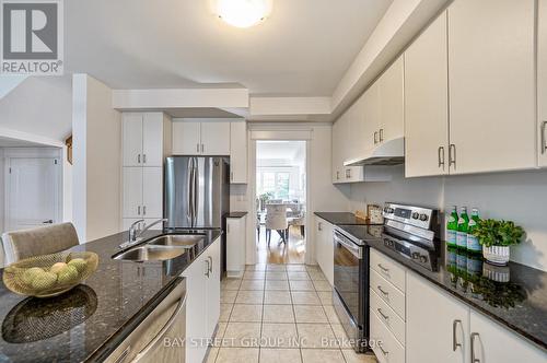 214 Paradelle Drive, Richmond Hill, ON - Indoor Photo Showing Kitchen With Stainless Steel Kitchen With Double Sink With Upgraded Kitchen