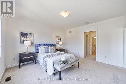 214 Paradelle Drive, Richmond Hill, ON - Indoor Photo Showing Bedroom