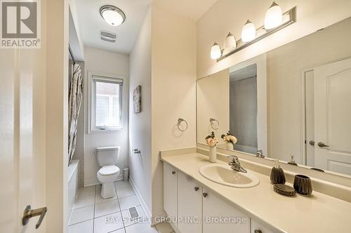 214 Paradelle Drive, Richmond Hill, ON - Indoor Photo Showing Bathroom