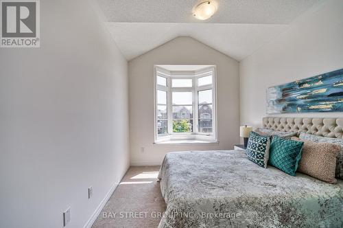 214 Paradelle Drive, Richmond Hill, ON - Indoor Photo Showing Bedroom