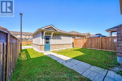 214 Paradelle Drive, Richmond Hill, ON - Outdoor