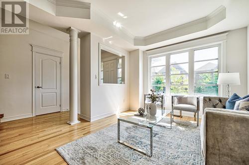 214 Paradelle Drive, Richmond Hill, ON - Indoor Photo Showing Living Room