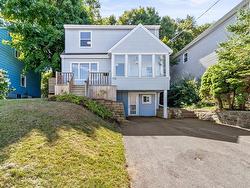 33 Fenwood Road  Halifax, NS B3N 1G9