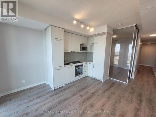 4203 - 87 Peter Street, Toronto, ON - Indoor Photo Showing Kitchen