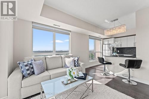 1208 - 7730 Kipling Avenue, Vaughan (West Woodbridge), ON - Indoor Photo Showing Living Room