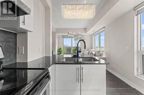 1208 - 7730 Kipling Avenue, Vaughan (West Woodbridge), ON - Indoor Photo Showing Kitchen With Double Sink