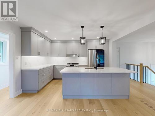 180 The Queensway Road N, Georgina (Historic Lakeshore Communities), ON - Indoor Photo Showing Kitchen With Upgraded Kitchen