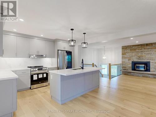 180 The Queensway Road N, Georgina (Historic Lakeshore Communities), ON - Indoor Photo Showing Kitchen With Upgraded Kitchen