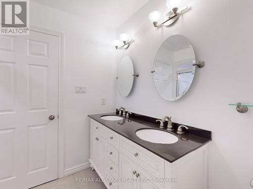 180 The Queensway Road N, Georgina (Historic Lakeshore Communities), ON - Indoor Photo Showing Bathroom