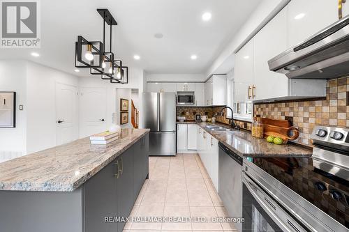 95 Greenbank Drive, Richmond Hill (Jefferson), ON - Indoor Photo Showing Kitchen With Double Sink With Upgraded Kitchen