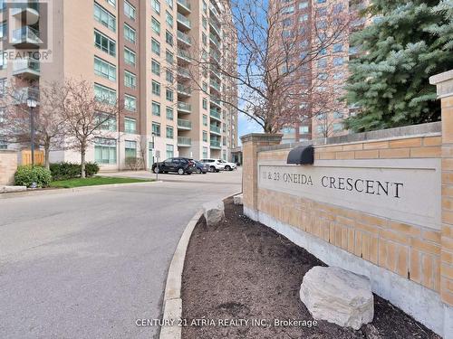 102 - 23 Oneida Crescent, Richmond Hill (Langstaff), ON - Outdoor