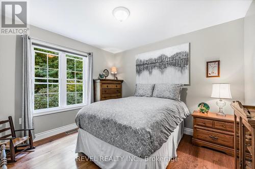 1640 Golf Link Road, Midland, ON - Indoor Photo Showing Bedroom