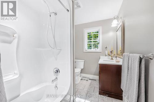 1640 Golf Link Road, Midland, ON - Indoor Photo Showing Bathroom