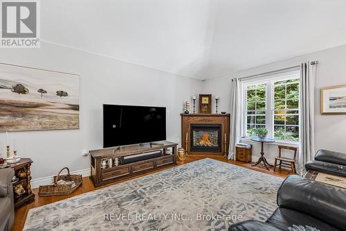 1640 Golf Link Road, Midland, ON - Indoor Photo Showing Living Room With Fireplace