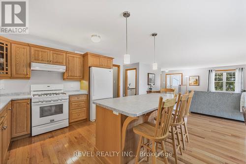 22 Anne Street, Penetanguishene, ON - Indoor Photo Showing Kitchen