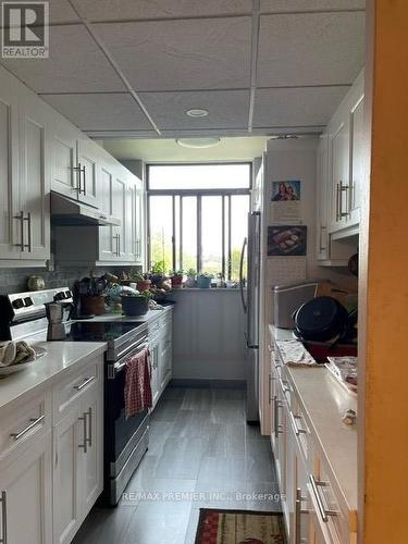 520 - 2645 Jane Street, Toronto (Glenfield-Jane Heights), ON - Indoor Photo Showing Kitchen